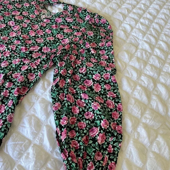 Blogger Favorite Zara ditzy floral puff sleeve mini dress - Picture 10 of 12